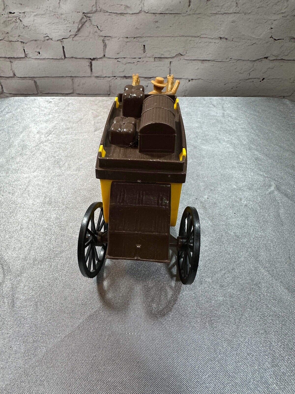 Vintage Wells Fargo Stage Coach Plastic Western Cowboy VTY