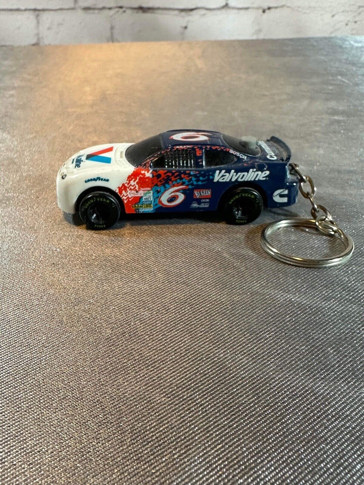 BSI NASCAR Talking Key Chain Mark Martin #6 Valvoline Ford Taurus 1998