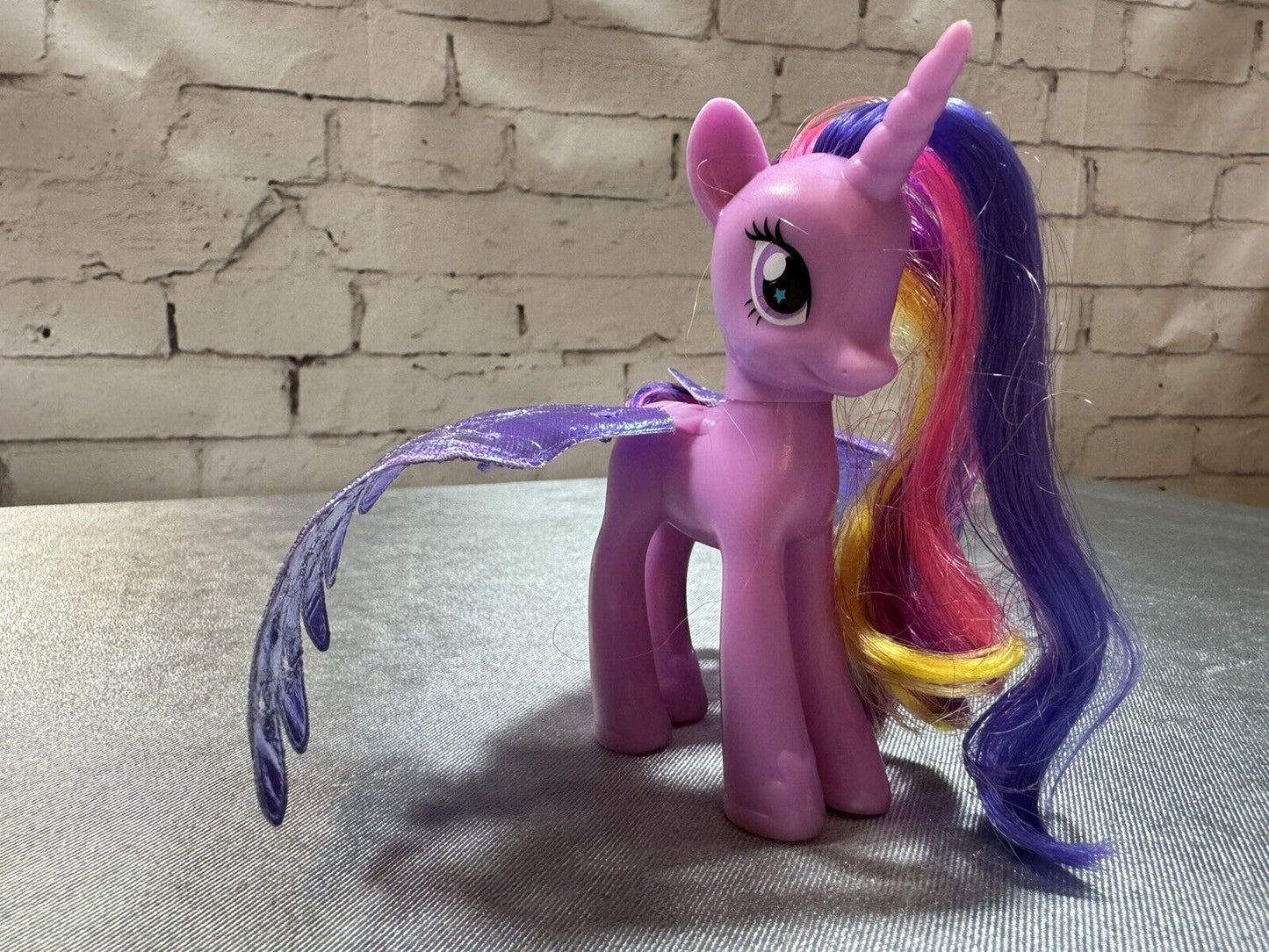 Twilight Sparkle Fantastic Flutters My Little Pony iridescent wings MLP FiM VTY