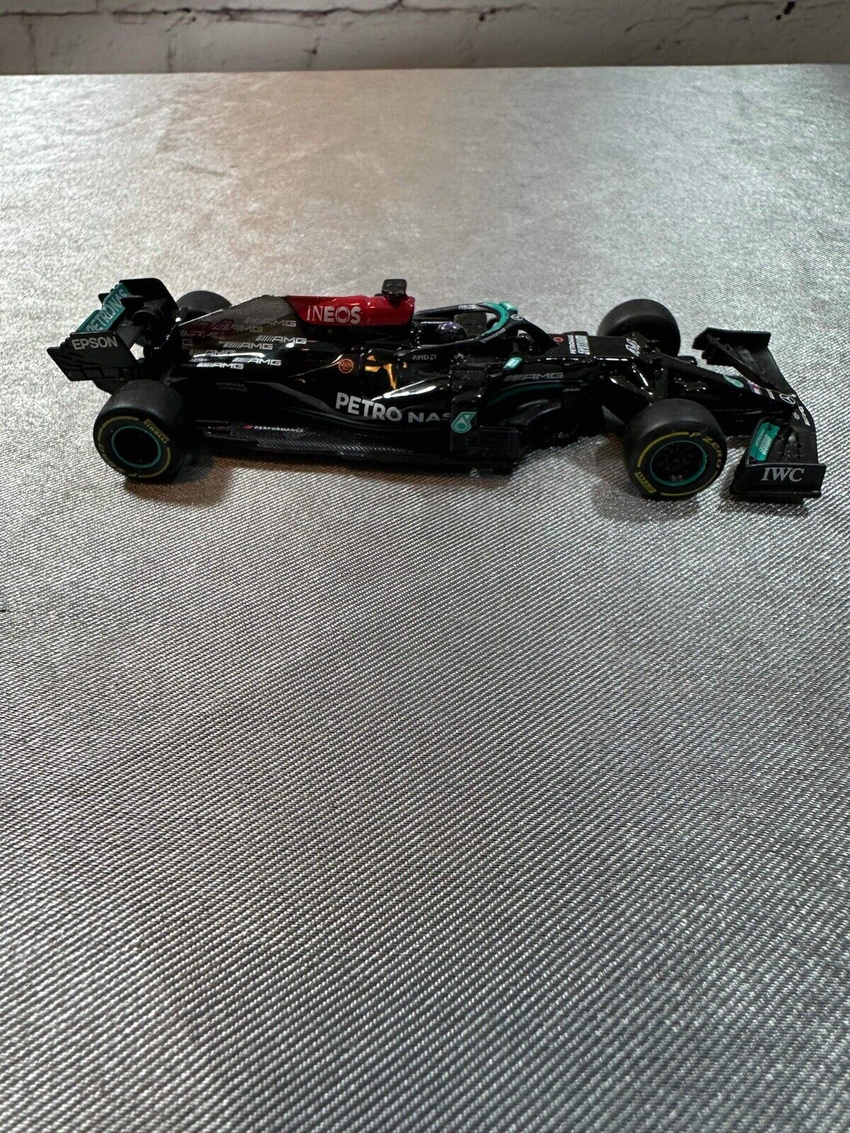1:43 Benz AMG W12 F1 #44 Hamilton/Bottas #77 2021 Bahrain Diecast Car Model 002