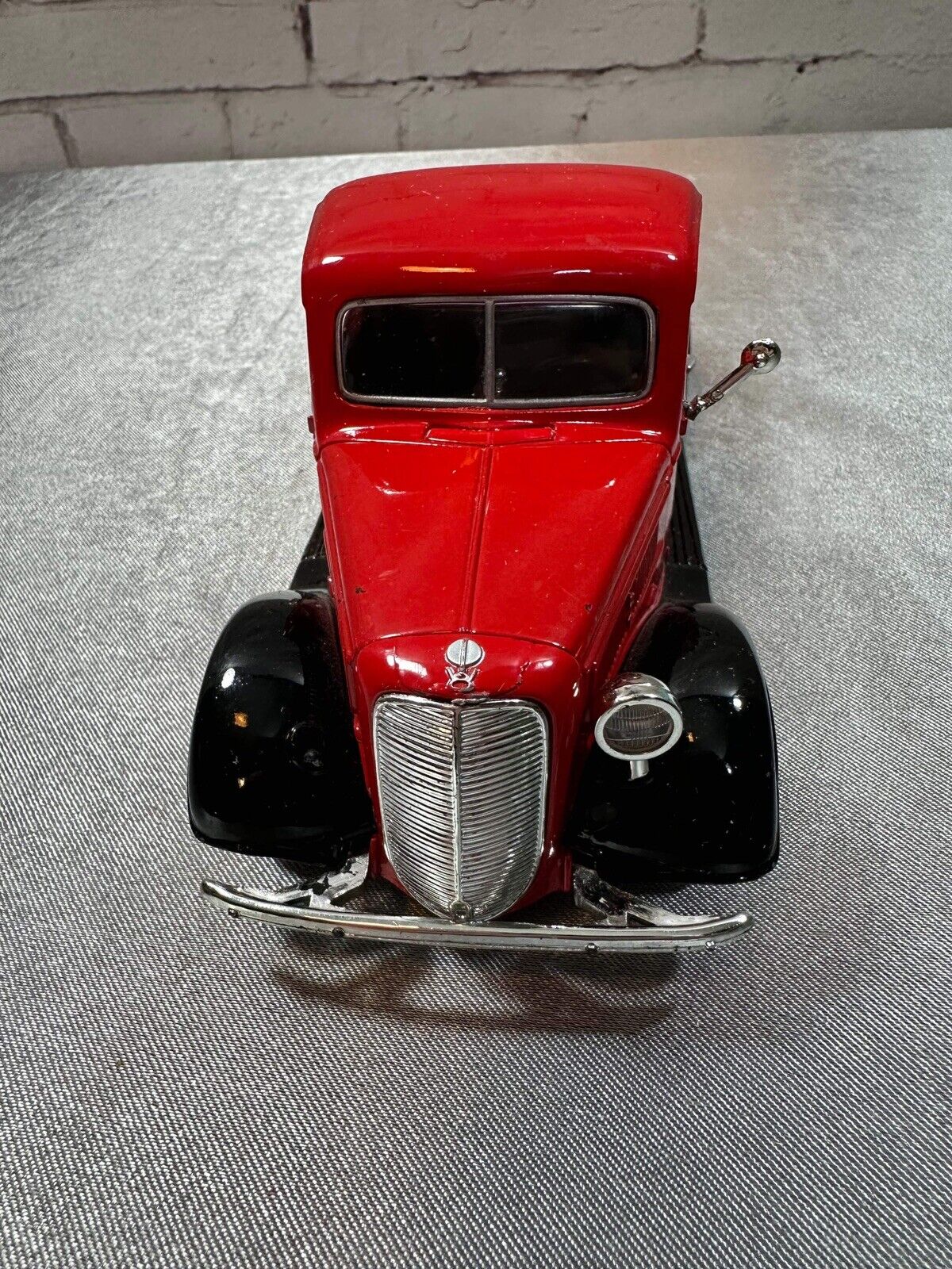 1937 Ford Pick Up Truck Red w/ Black Showcasts 73233 1/24 Diecast Model Car 003