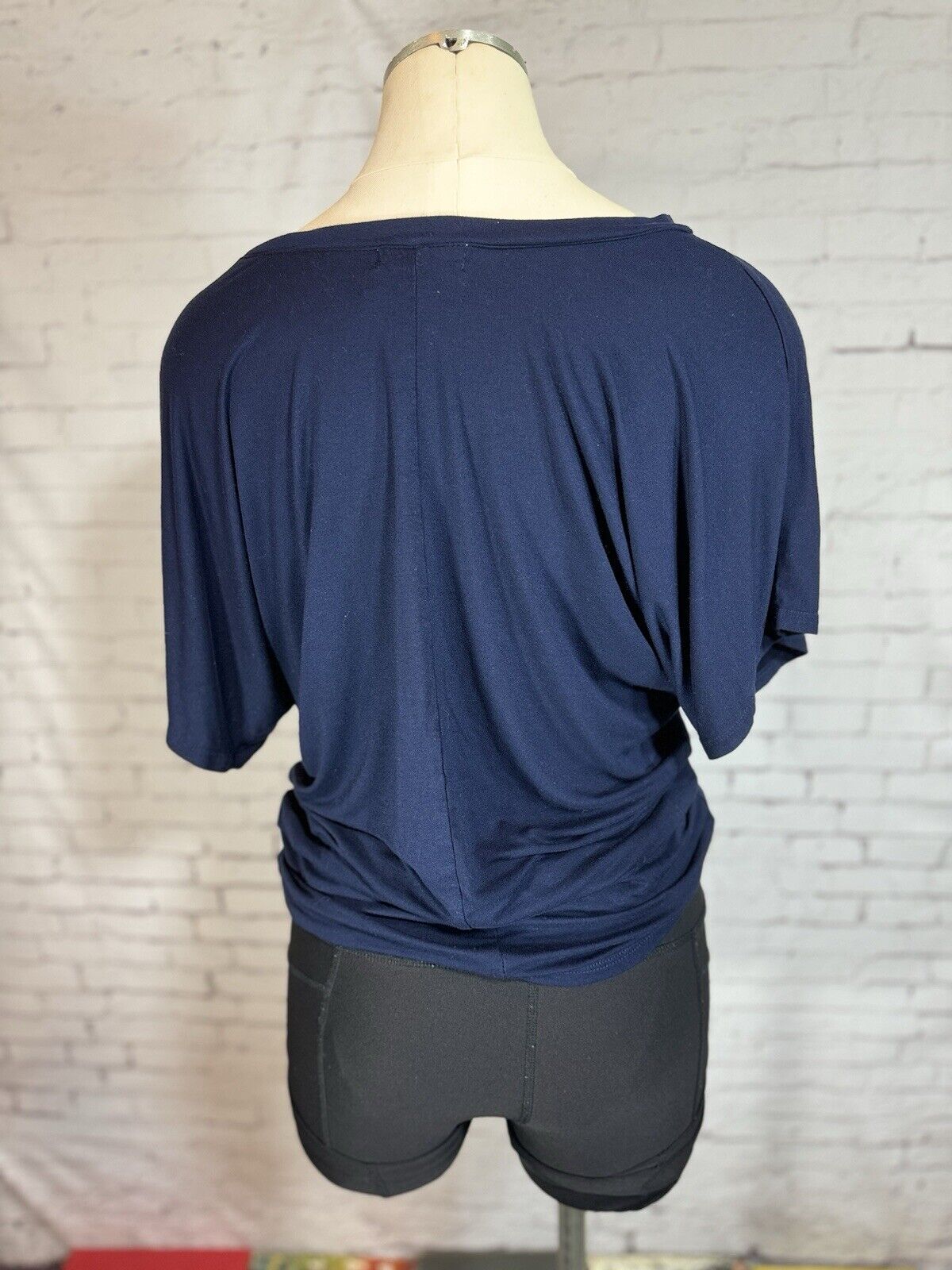 Women’s Free To Live SZ S Fitted Waistline Tunic Navy Short Sleeve Top WCLTH 001