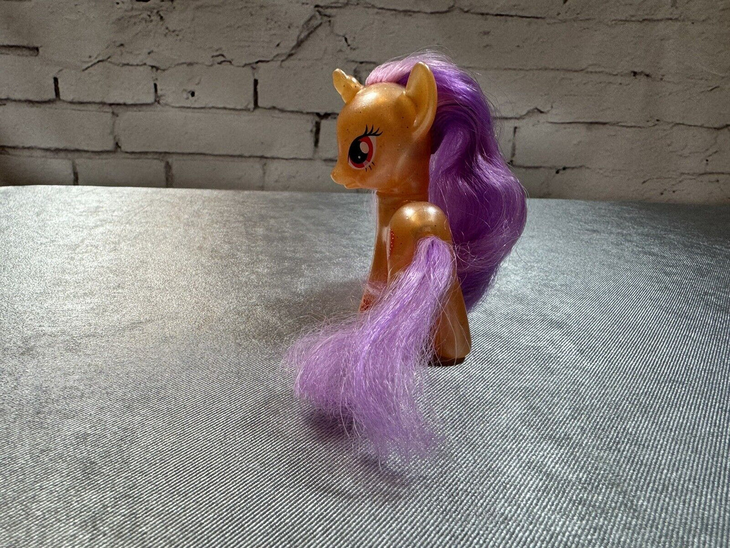 My Little Pony Pearlized Pretzel Pony Explore Equestria G4 Brushable Figure