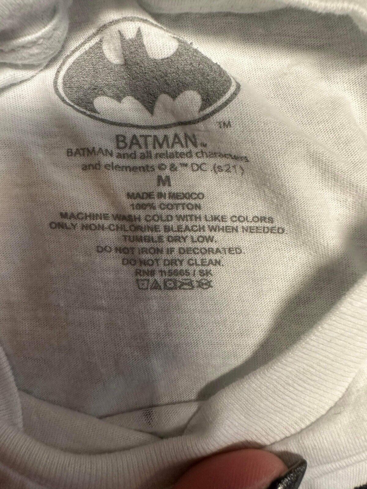 Batman Unisex Adults SZ M Crew Neck Short Sleeve T Shirt White MCLTH QCC