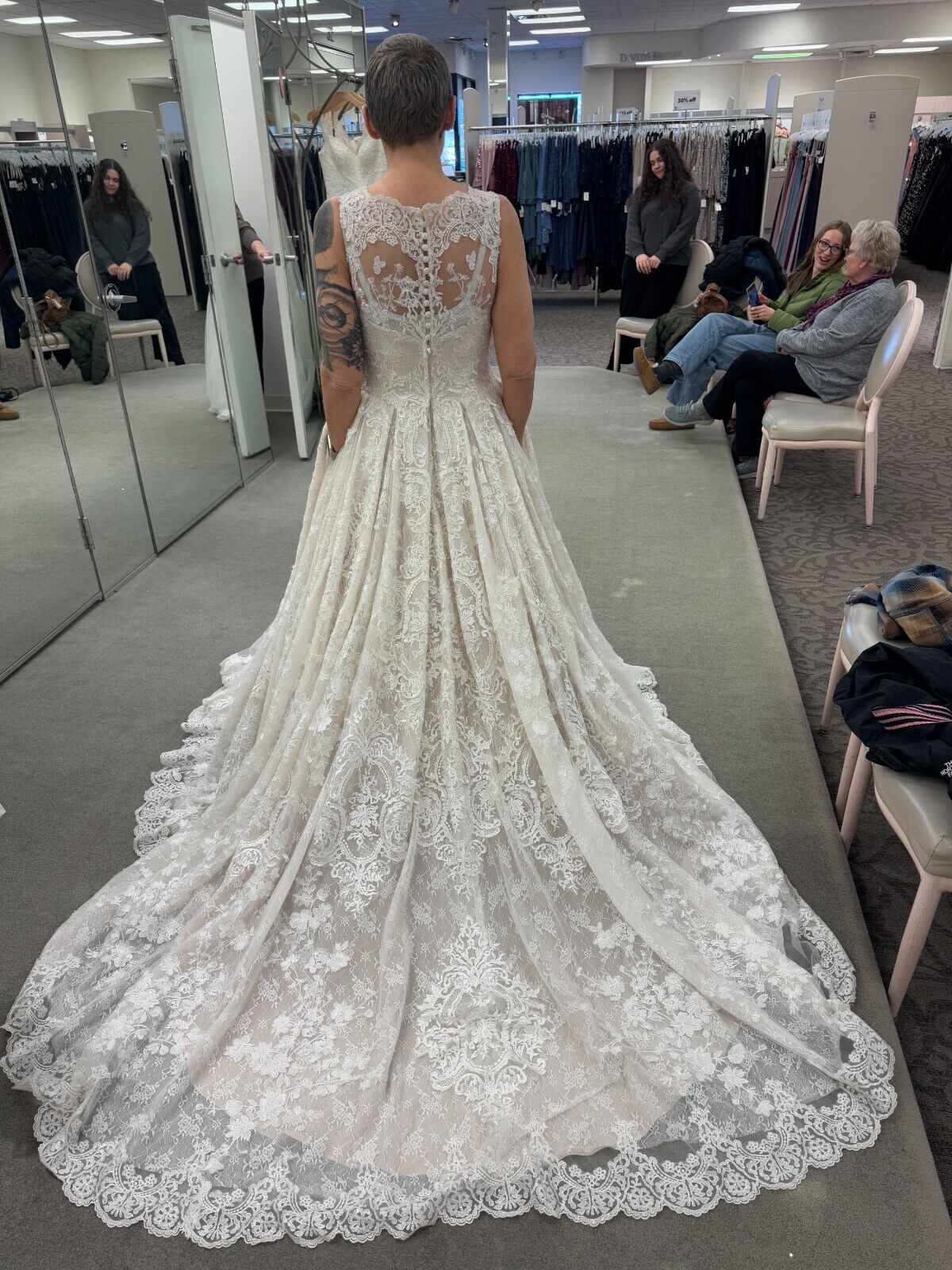✨ NEW✨ Size 12 GORGEOUS OLEG CASSINI wedding dress with POCKETS!!