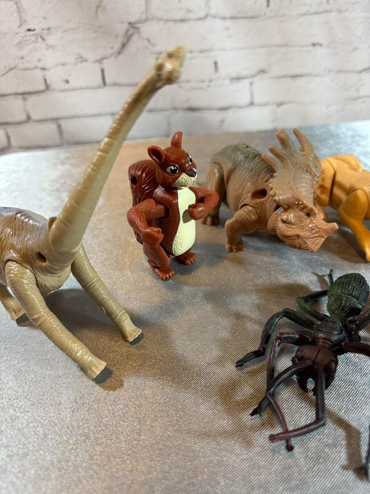 Lot Of Random Vintage Toy Animals, Dinosaurs, Bugs & Amphibians VTY