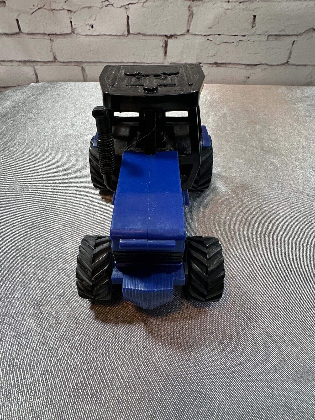 Unmarked Vintage Harvesting Farming Truck VTY 004