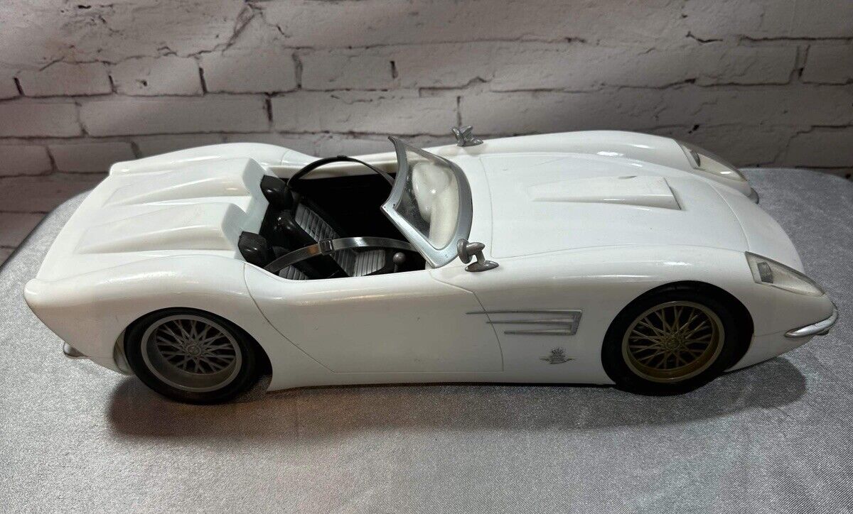 Bratz World Covertible Maserati Roadster White 17" Car MGA Entertainment Rare
