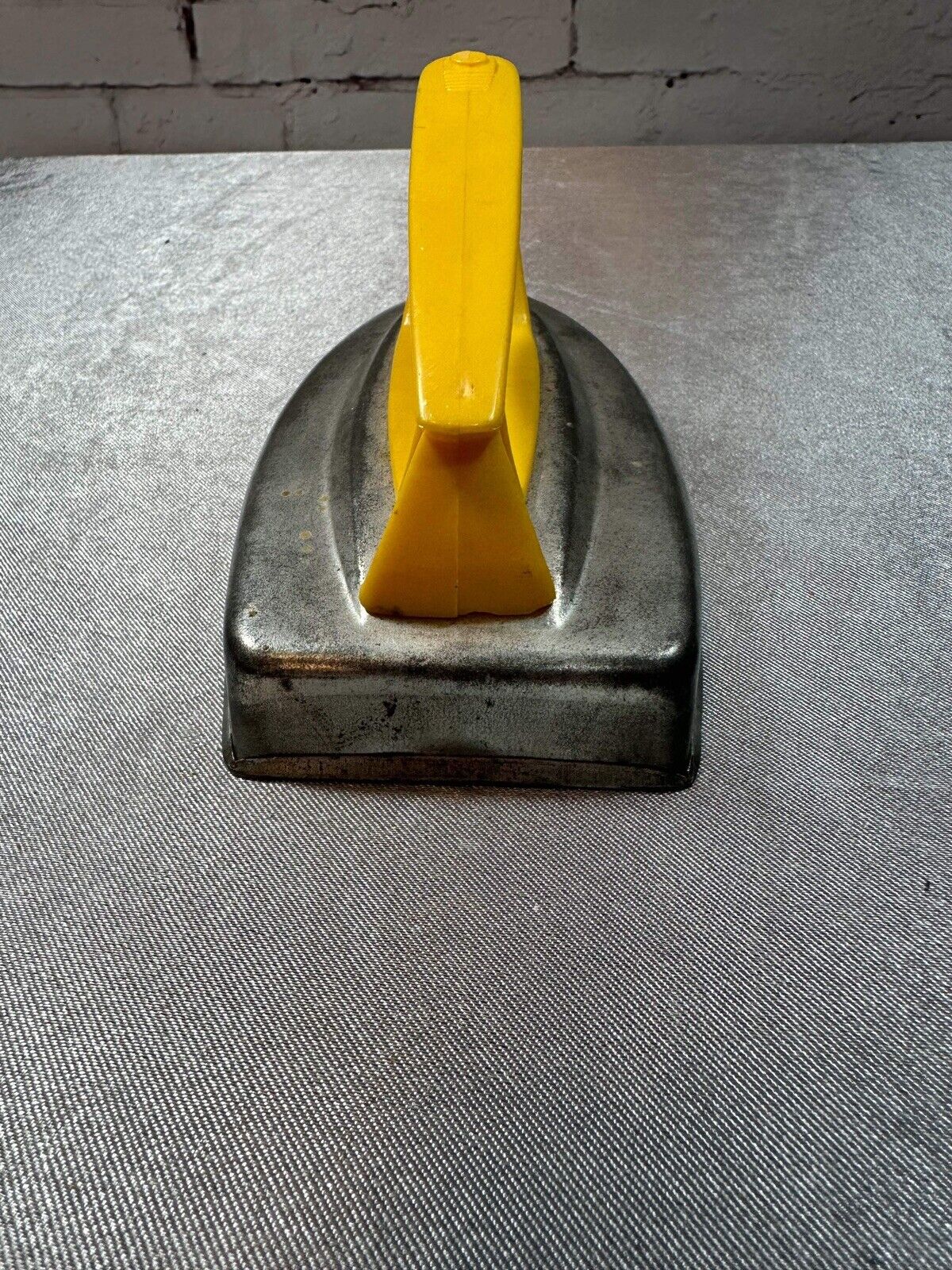VTG Wolverine Cat. No. 301 Yellow Handle Tin Child's Toy Iron - VTY 003