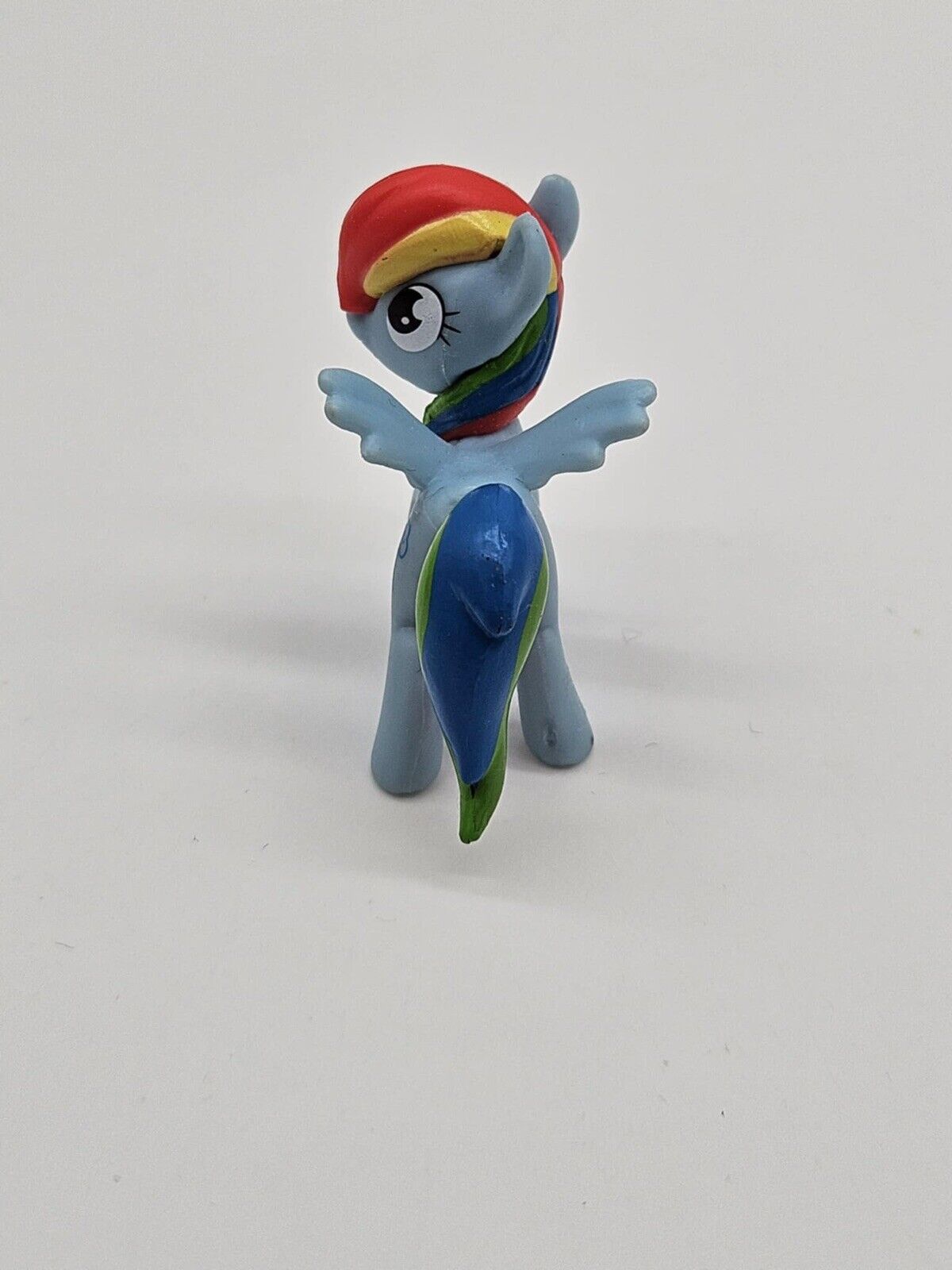 My Little Pony MLP Hersey Treasure Surprise Rainbow Dash Mini Figure