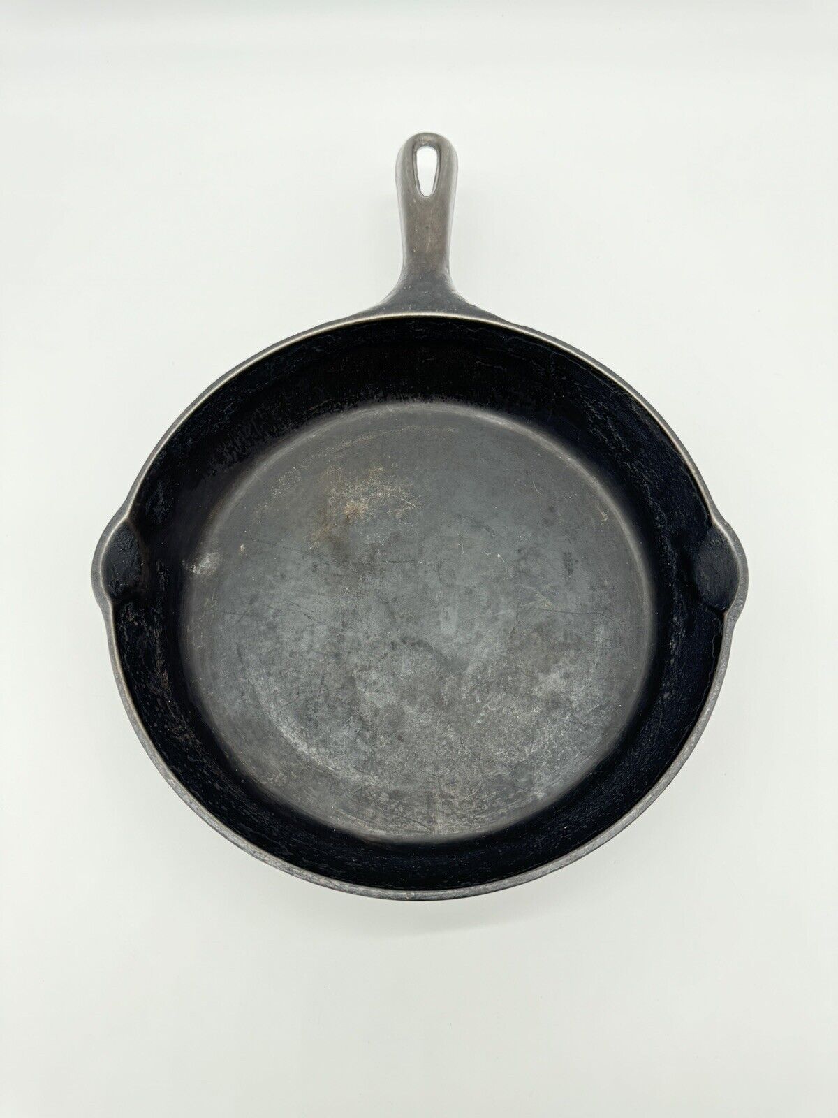 ANTIQUE VOLLRATH #8 COWBOY CAMP FIRE CAST IRON SKILLET PAN FRYER EDGE HEAT RING