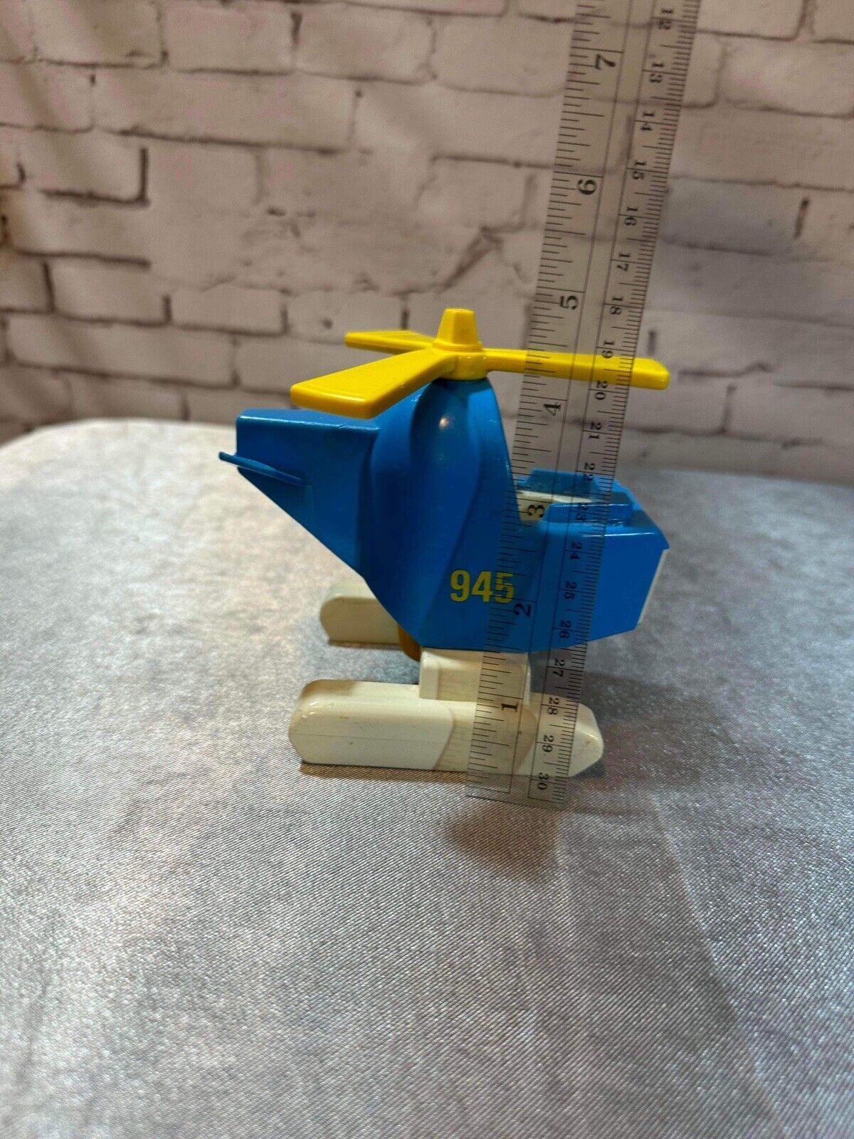 Vintage Fisher Price Little People Blue Helicopter #945 Offshore Cargo Base VCTY