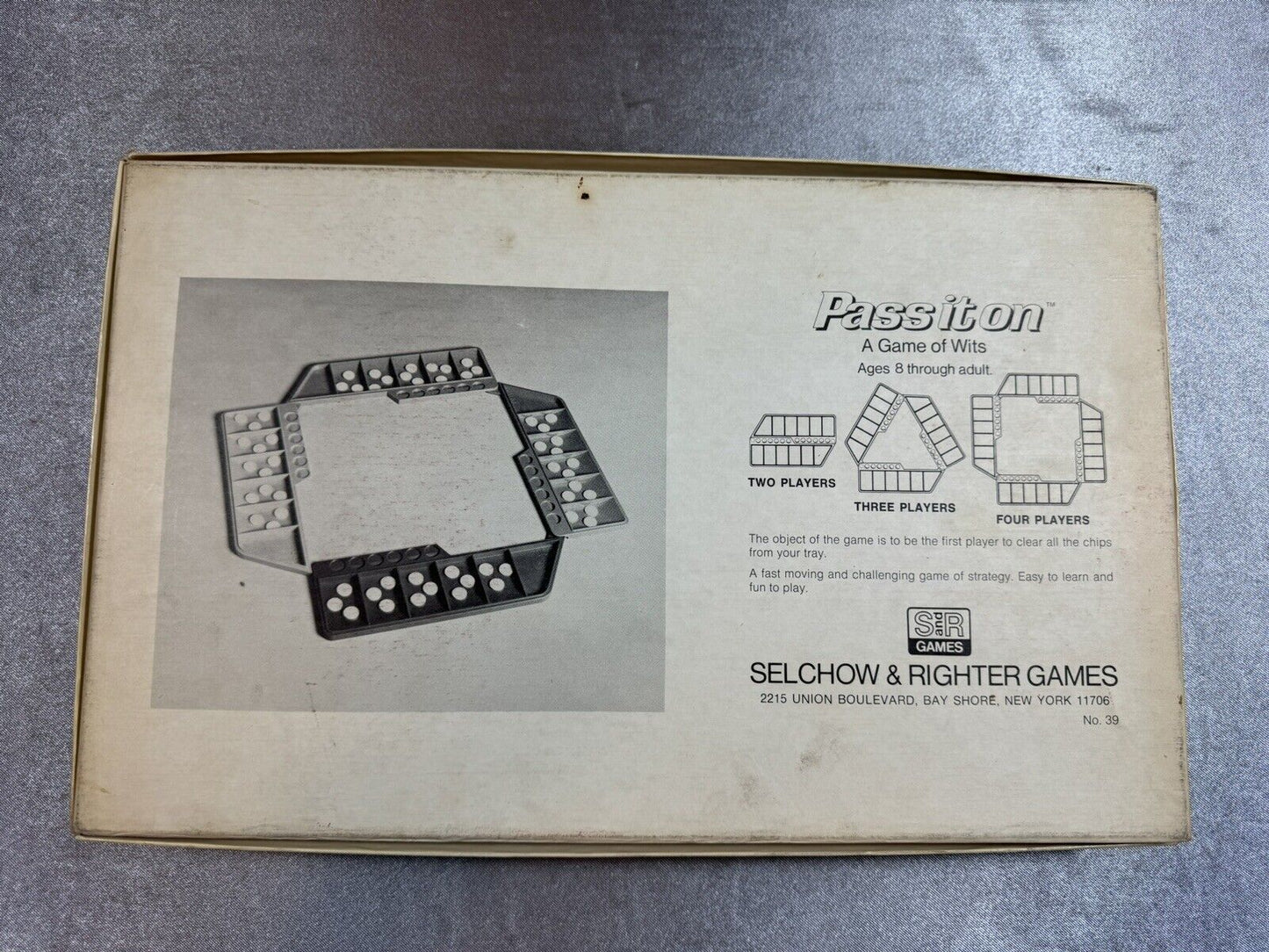 Rare Vintage 1970’s PASS IT ON Game! Selchow & Righter #39! Complete in Box! VGM