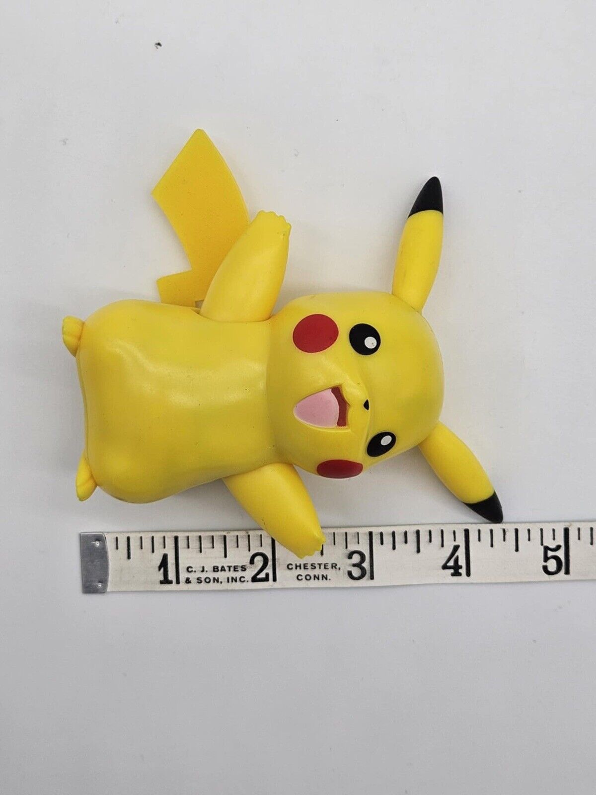 Hasbro 1998 Electronic Pokemon Pikachu W/ Voice and Light Up Cheeks Figure WORKS