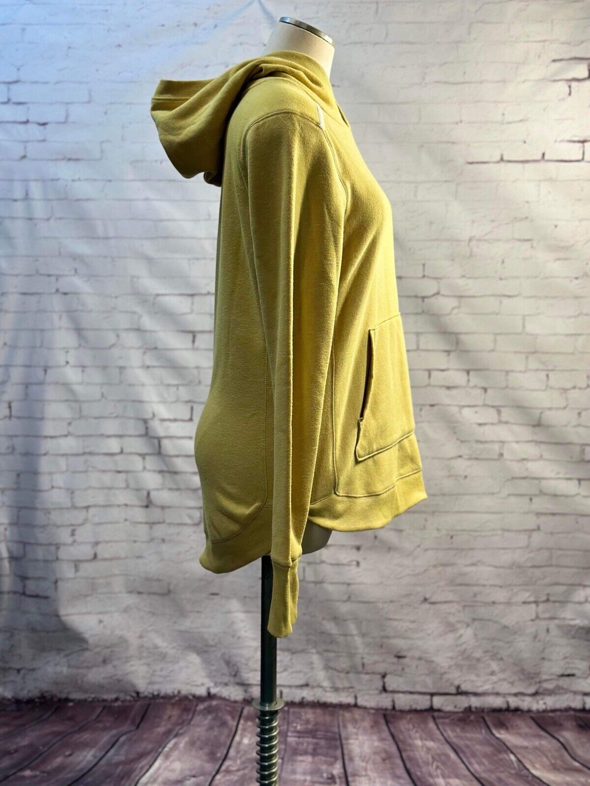 Tek Gear Yellow Pullover Tunic Sweatshirt Hoodie With Pockets Size Medium WCLTH