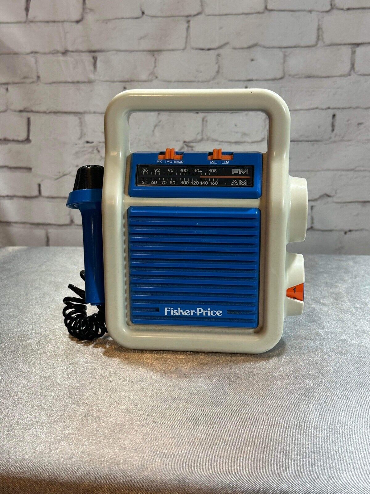 VINTAGE 1984 FISHER-PRICE 3805 SING ALONG AM/FM RADIO VTY