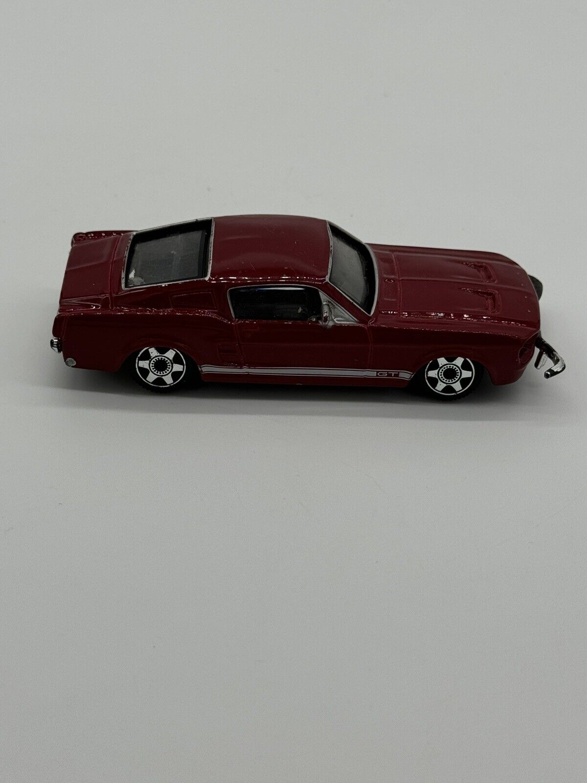 Burago  Red Ford Mustang GT Fastback 1:43 Scale Diecast