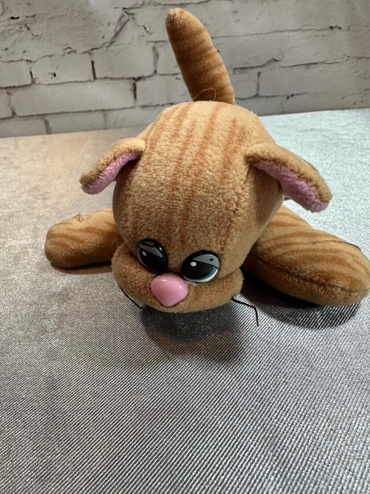 Vintage LOT 1980s Pound Puppies Dog House, 2 Lg Dogs, 3 Sm Dogs + Pound Kitty VCTY FNF