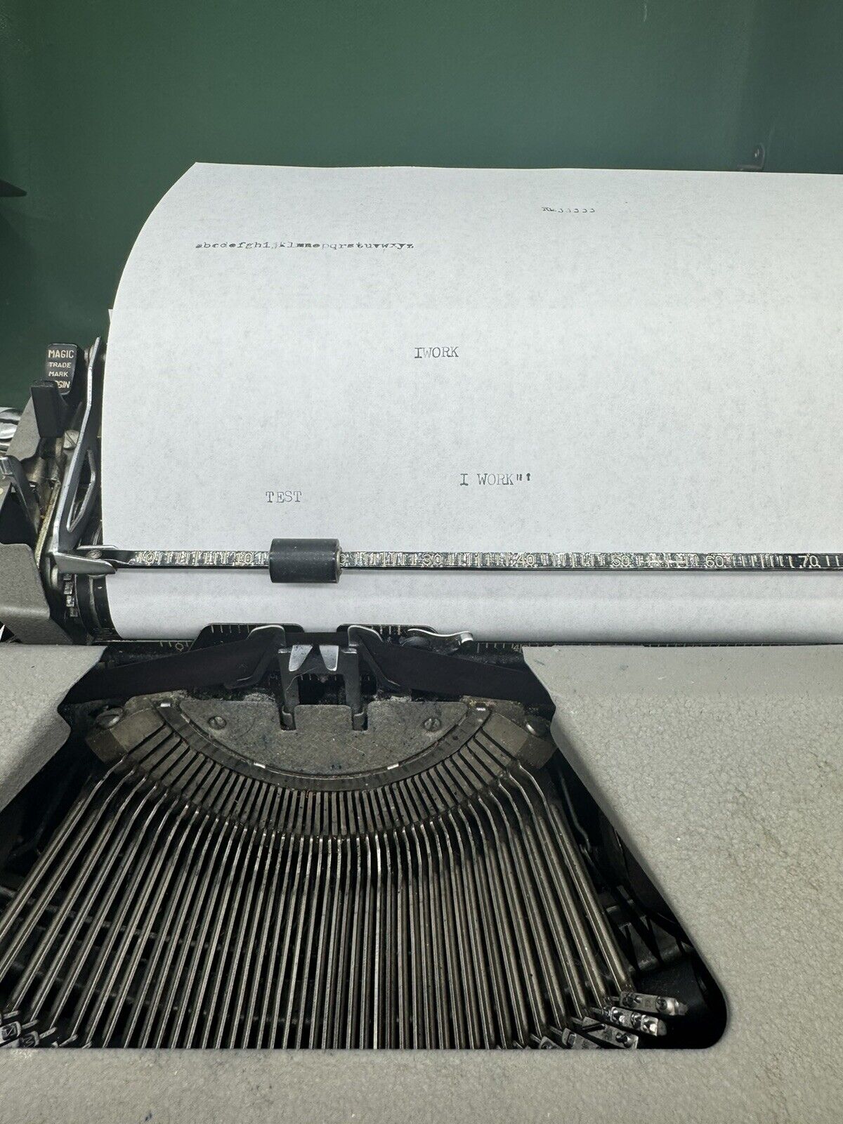 1950 Royal Quiet De Luxe Portable Typewriter GREEN KEYS W/Hard Case WORKING