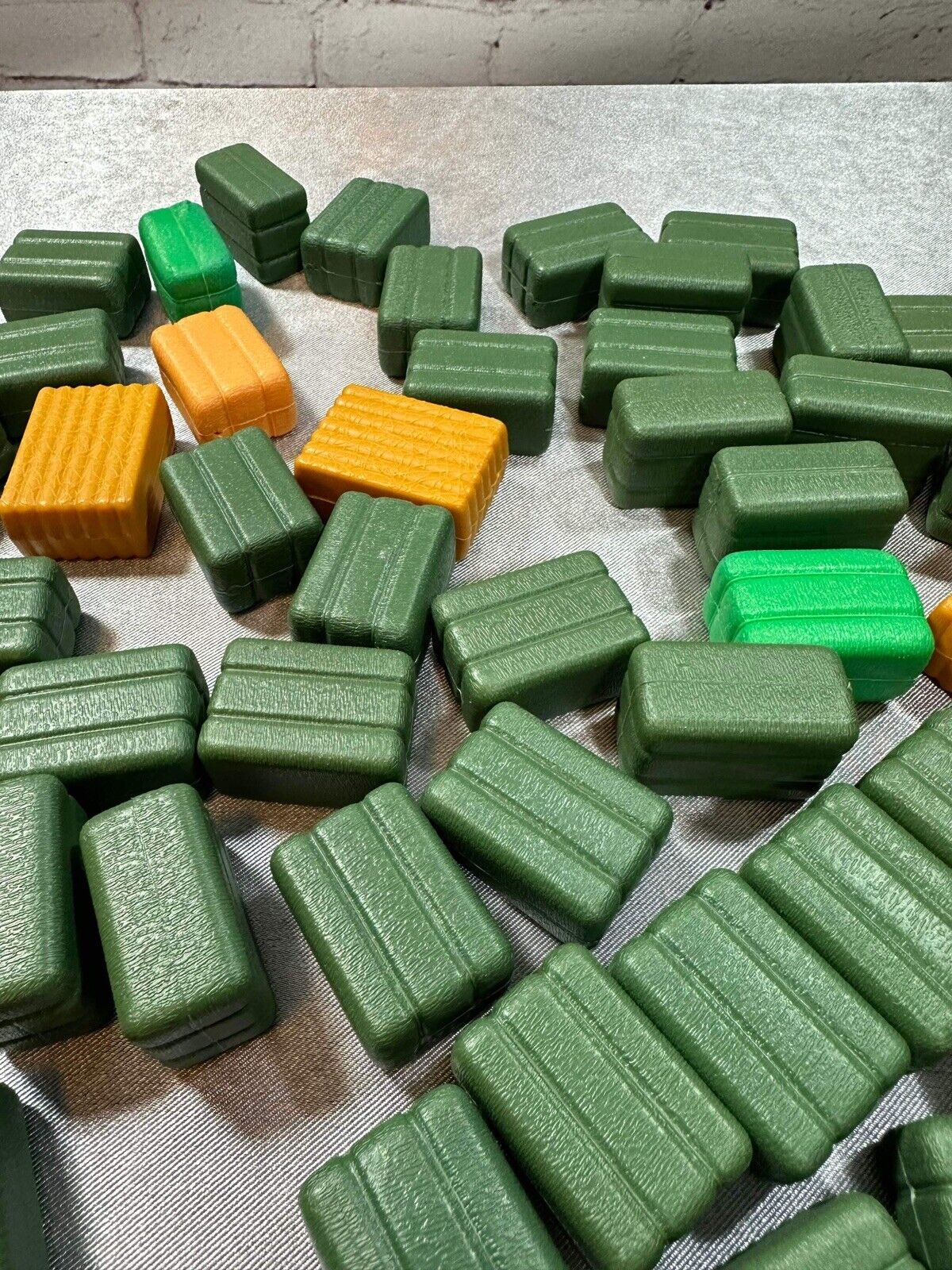 Vintage Lot Of (62) Green/Yellow Plastic Hay Bales Farm PLAYSET Accs VTY 002
