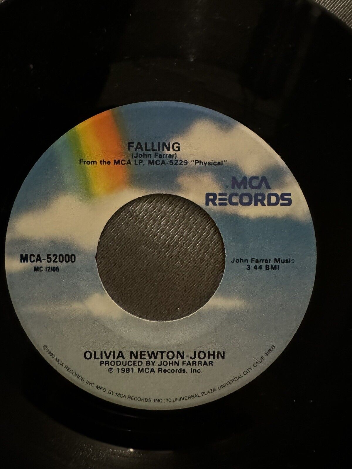 Olivia Newton-John - Make A Move On Me - MCA Records - MCA-52000 - 7", Single 10