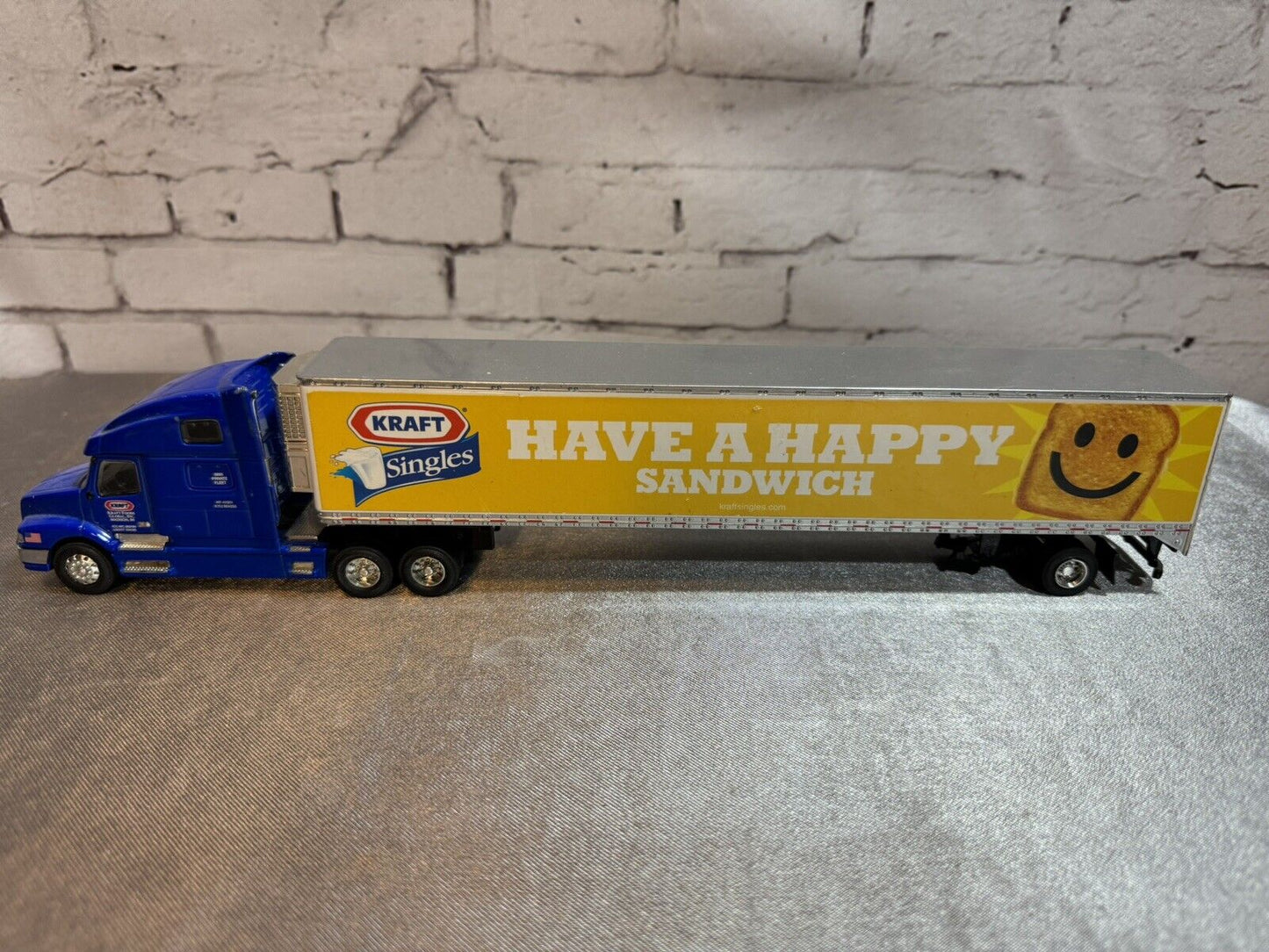 RARE Manufactured By SpeedCast Kraft Tractor Trailer Semi Replica VTY
