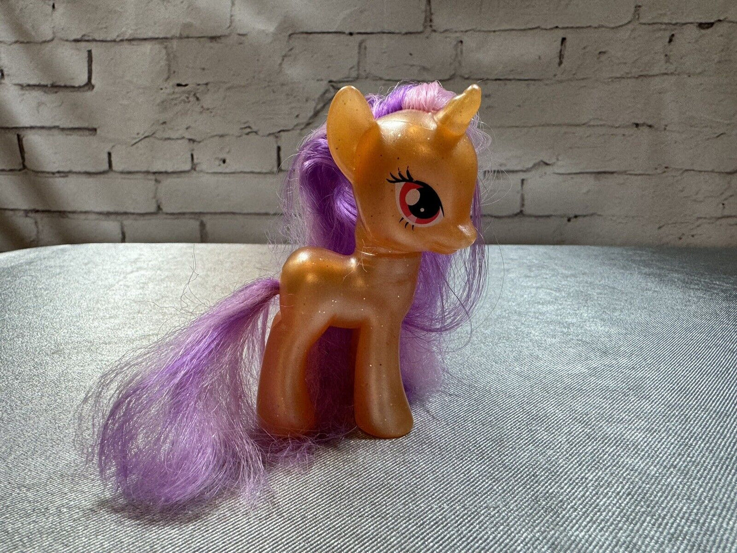 My Little Pony Pearlized Pretzel Pony Explore Equestria G4 Brushable Figure
