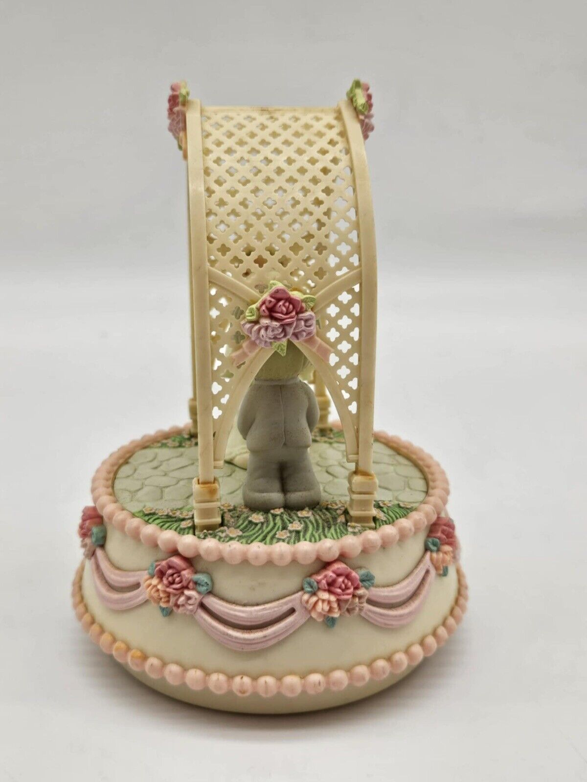 VTG Precious Moments Musical Wedding Cake Topper Bride Groom Close to You 1988