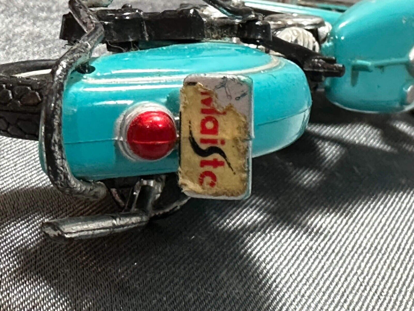Indian Motorcycle Die Cast 1:18 Model - 1 Red, 1 Yellow, 1 Blue. VCTY 002