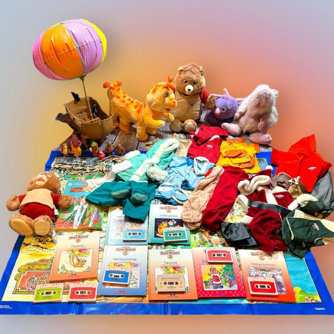 HUGE Original Teddy Ruxpin Lot Clothing, Tapes,Books,Figures & MORE! VCTY