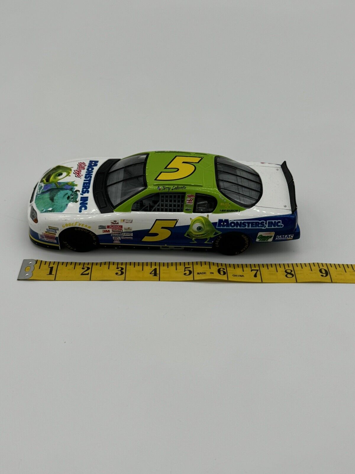 2001 01 CHEVROLET MONTE CARLO TERRY LABONTE NASCAR 1:64 SCALE DIECAST CAR 005