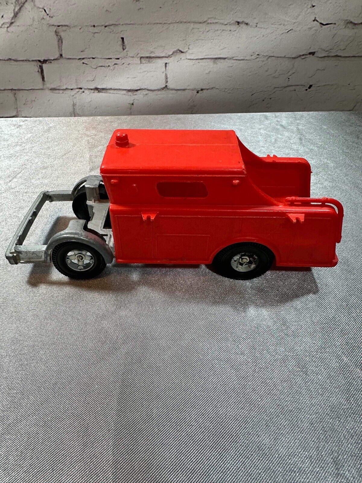 Hubley C 1960s Pressed Steel, Plastic Ford C Trailer Fire Rescue VTY 002