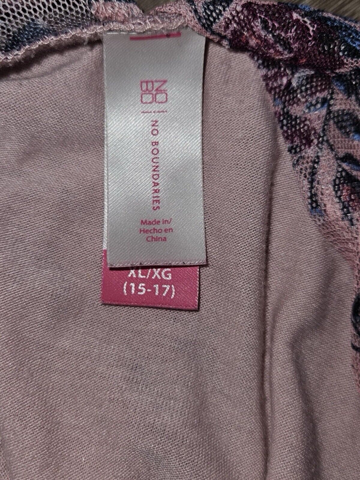 Juniors Pink Floral Pattern No Boundaries Top Sleevless Blouse size XL 15/17