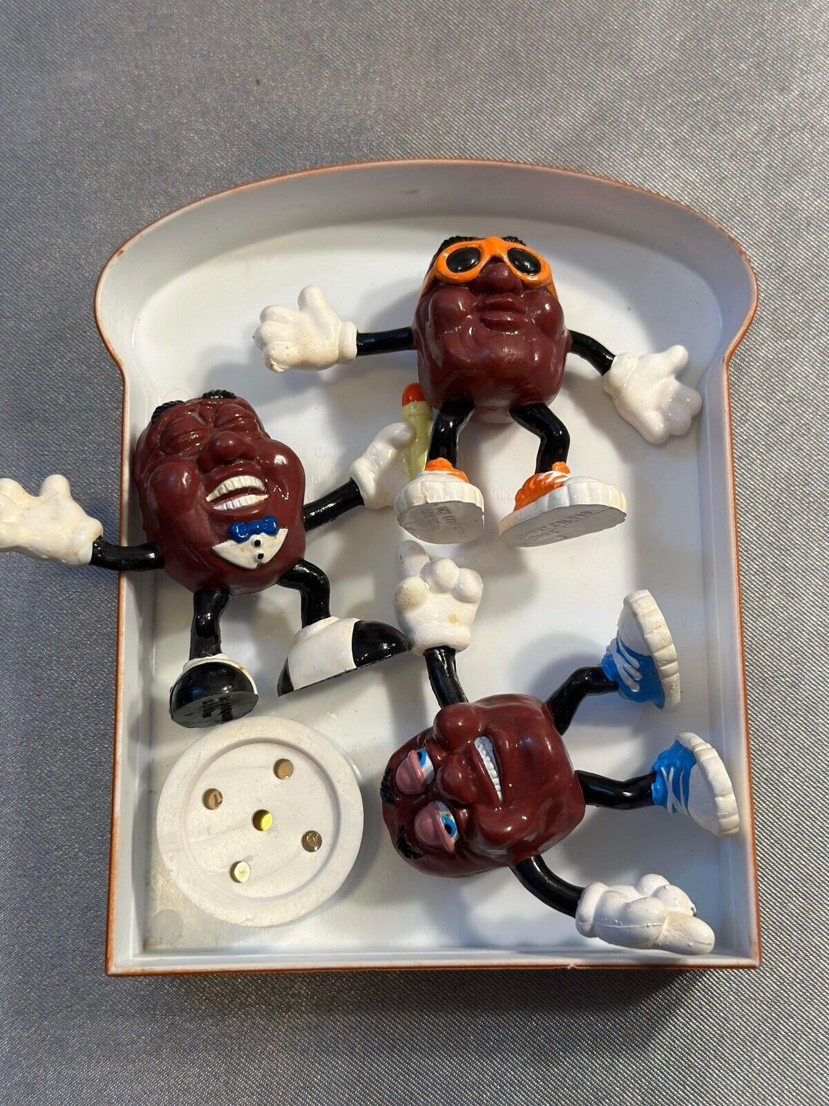 VINTAGE 1987 Del Monte Fruit Snacks California Raisins VTY TNO