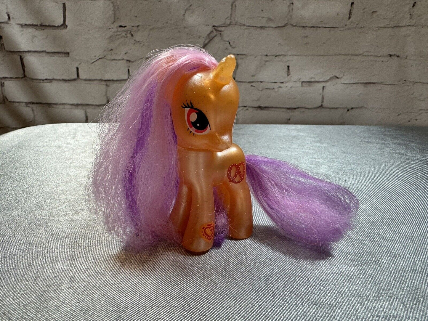 My Little Pony Pearlized Pretzel Pony Explore Equestria G4 Brushable Figure