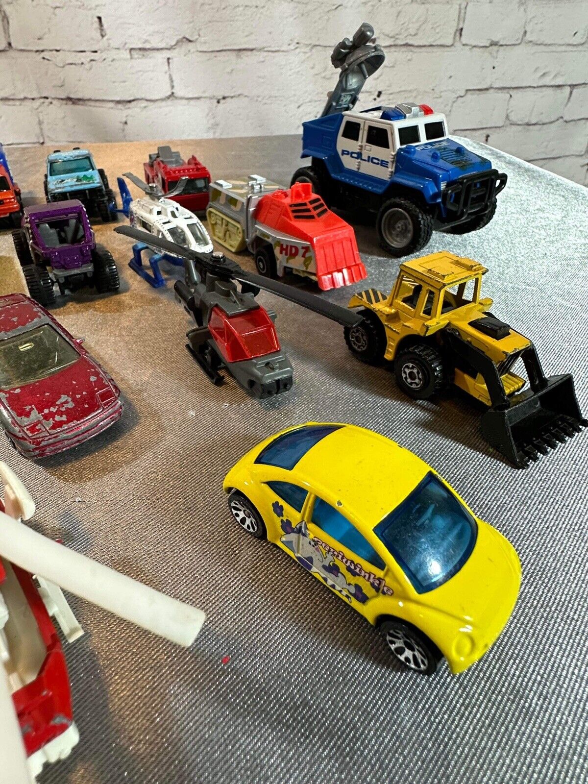 Lot Of 20 Vintage Matchbox Toy Vehicles VTY