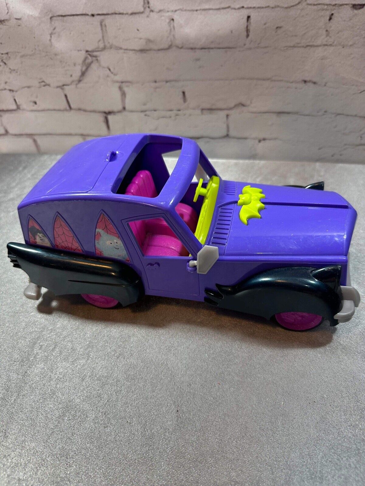 Disney Vamprina and The Scream Girls Figures Set w/ Car VTY 003