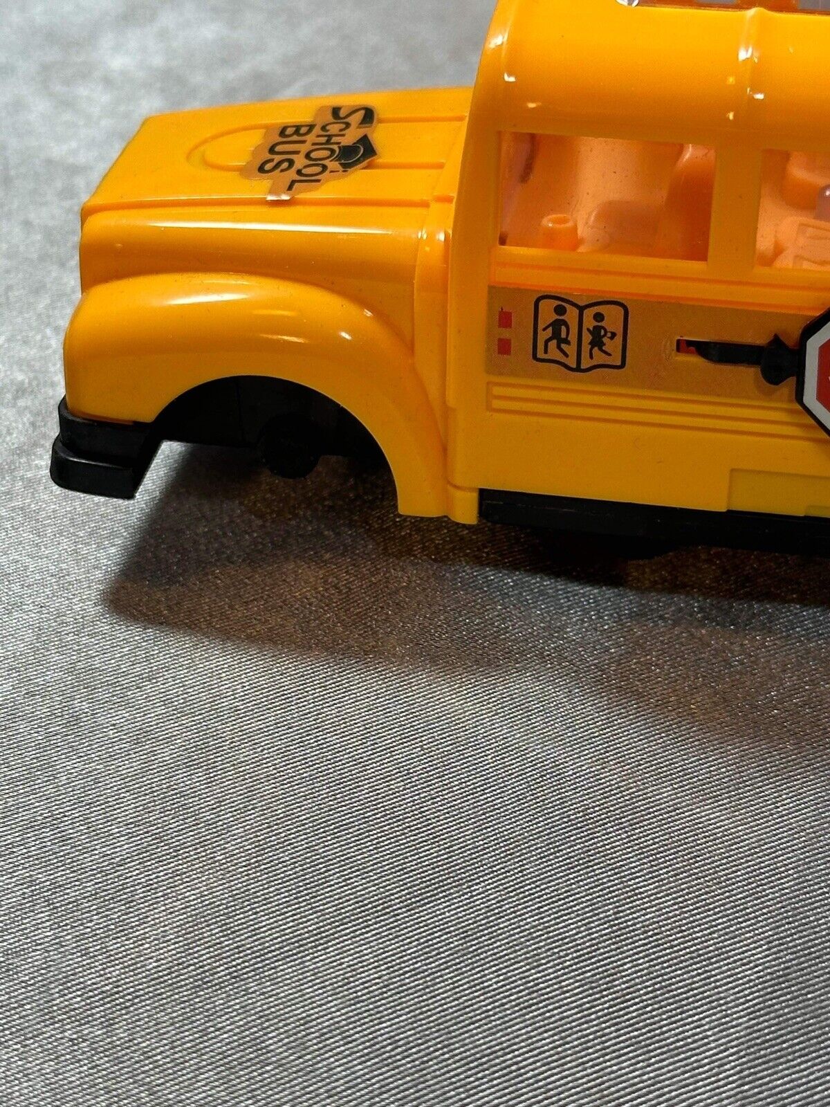 School Bus with Flashing LED Lights and Bus Sounds. Bump and Go Action VTY