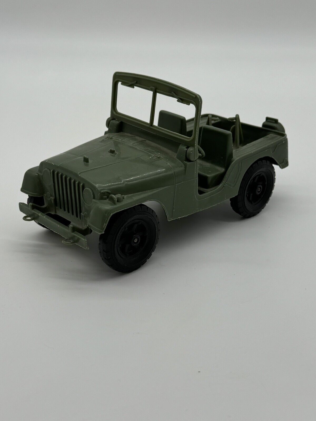 Vintage Processed Plastics Toy Army Jeep with Base For Machine Gun Bin 8