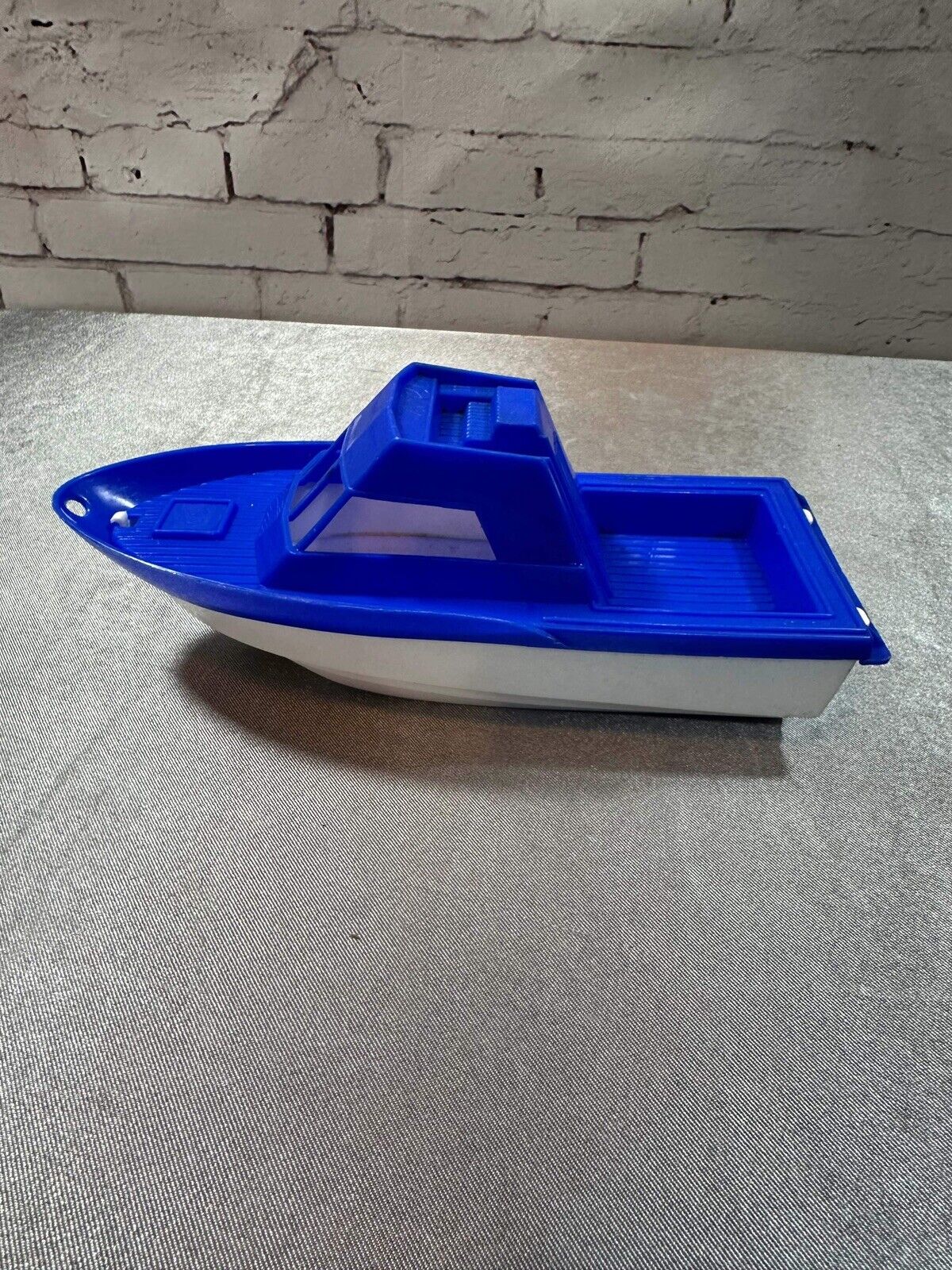 Vintage USA Made American Plasto Toys Boat - 9" - VTY 004