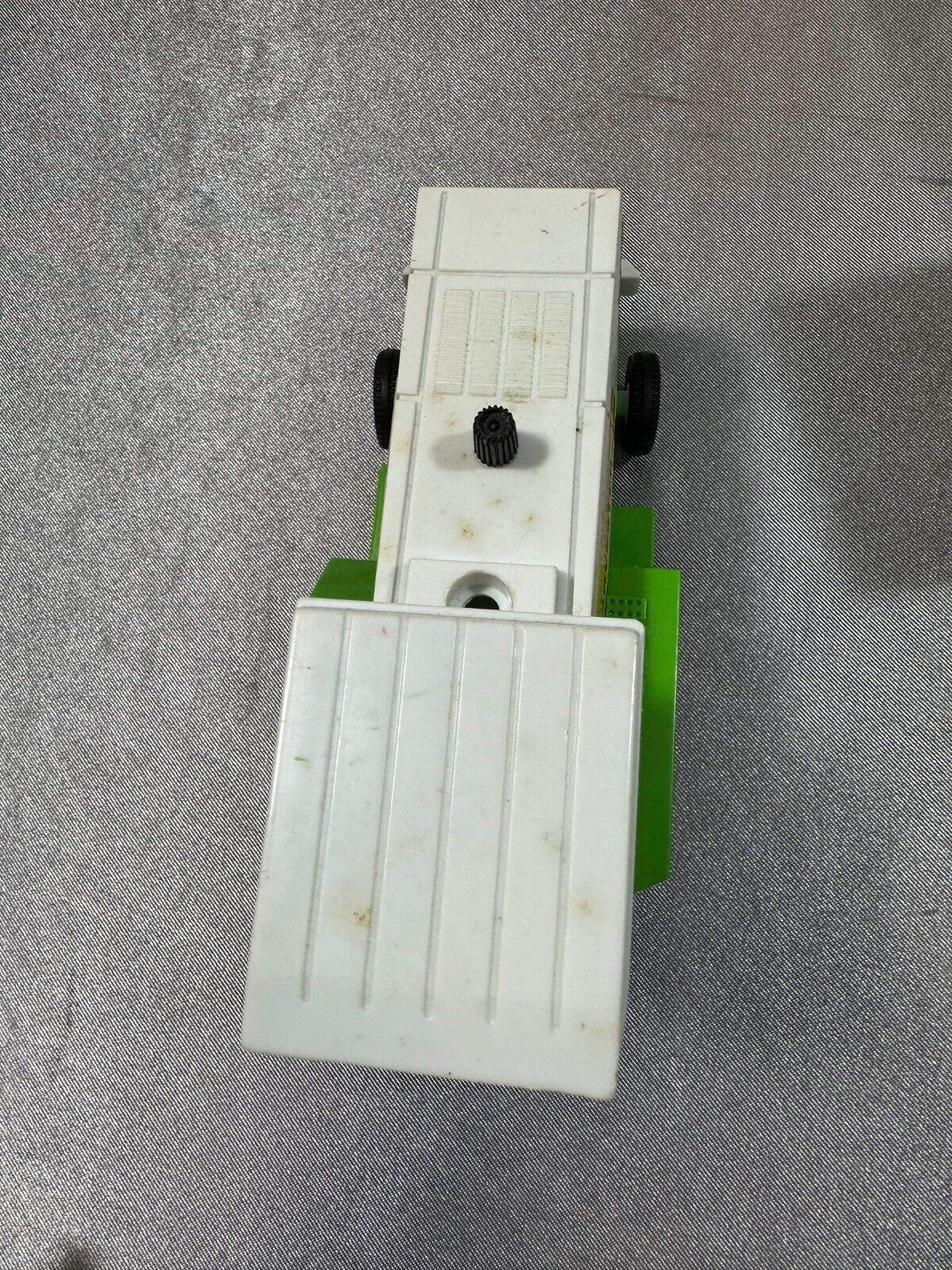 Vintage New Ray 1999 EM 399 Harvester Toy Farm Vehicle 6" VTG 004