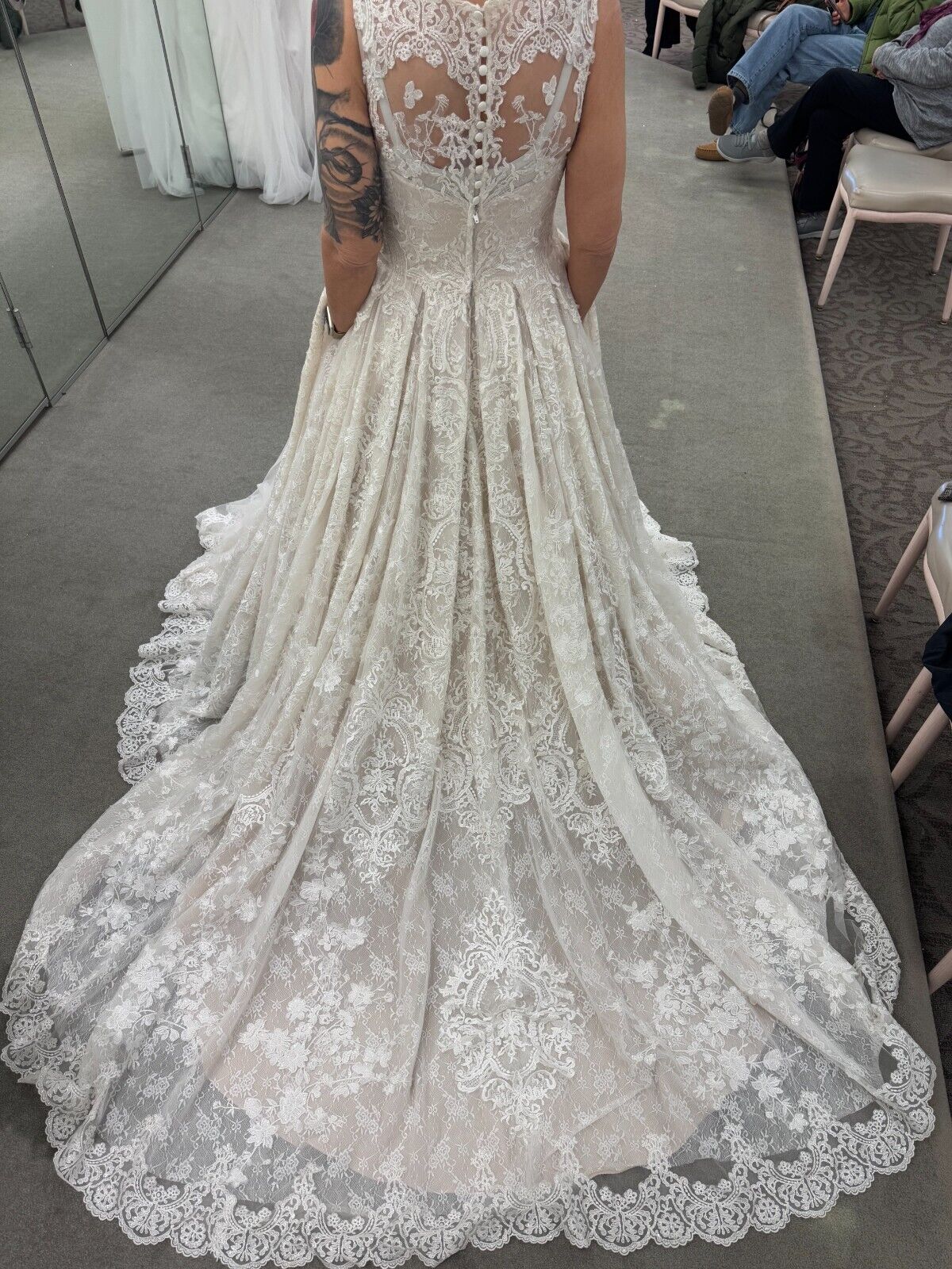 ✨ NEW✨ Size 12 GORGEOUS OLEG CASSINI wedding dress with POCKETS!!