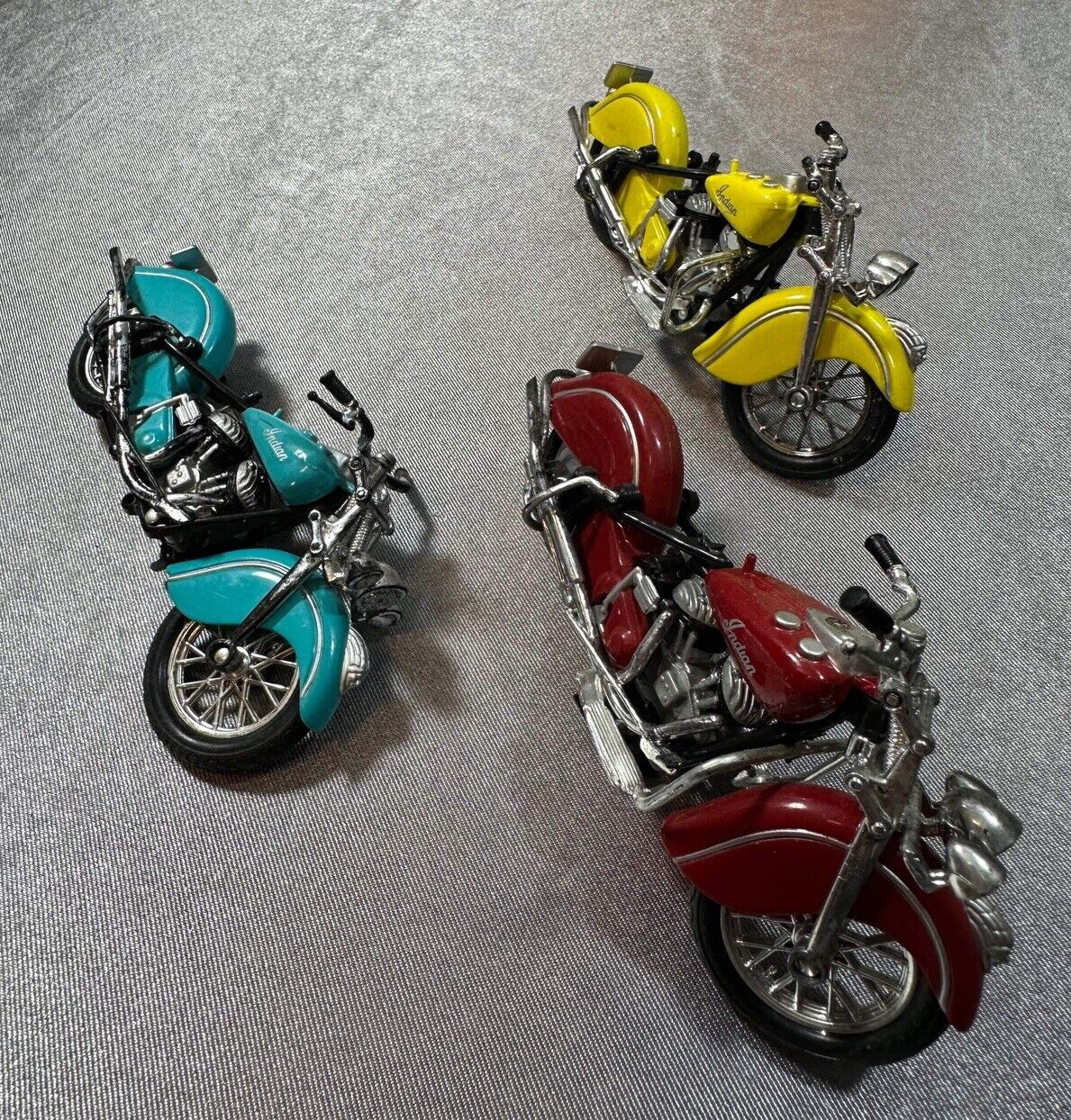 Indian Motorcycle Die Cast 1:18 Model - 1 Red, 1 Yellow, 1 Blue. VCTY 002