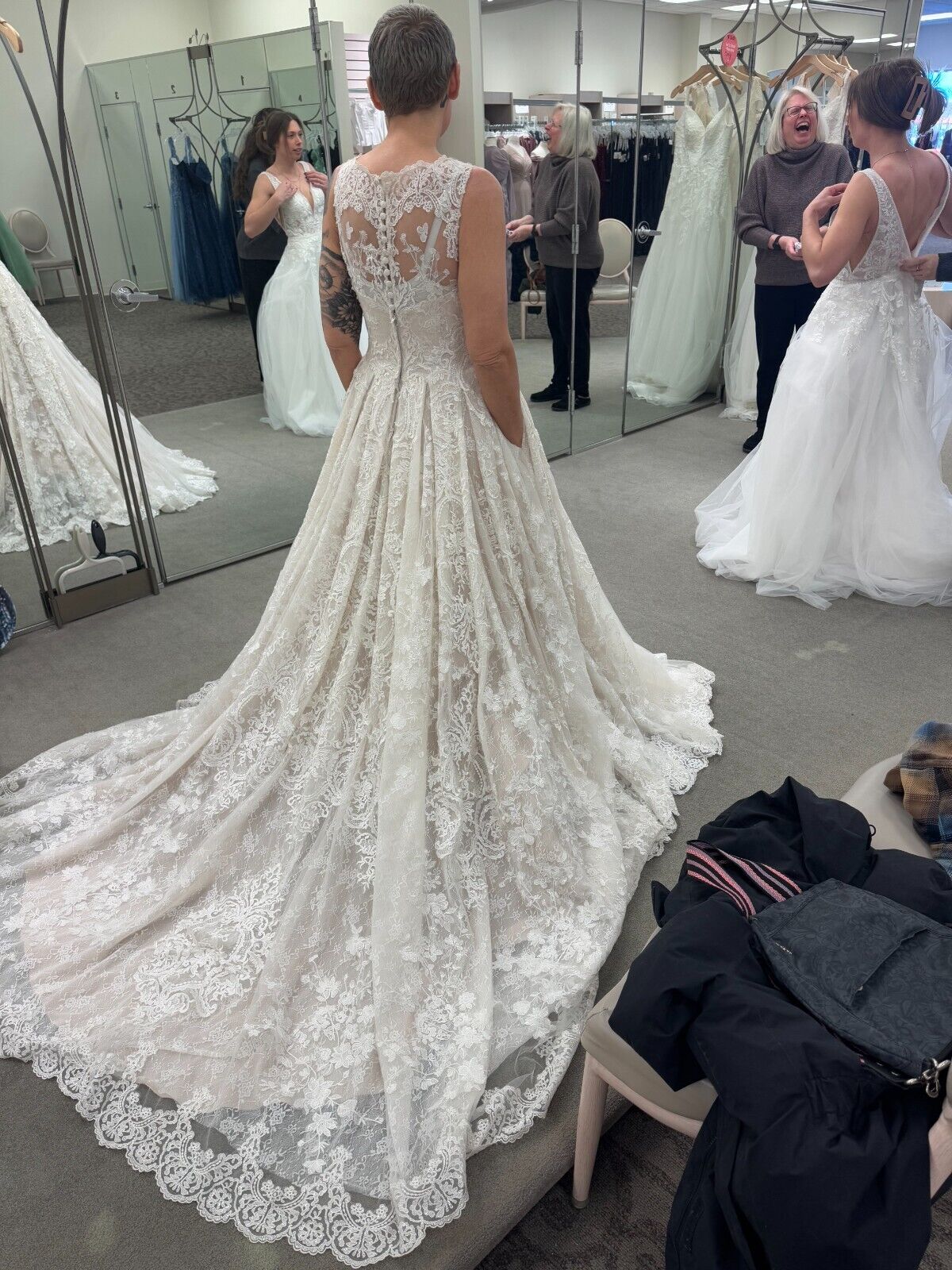 ✨ NEW✨ Size 12 GORGEOUS OLEG CASSINI wedding dress with POCKETS!!