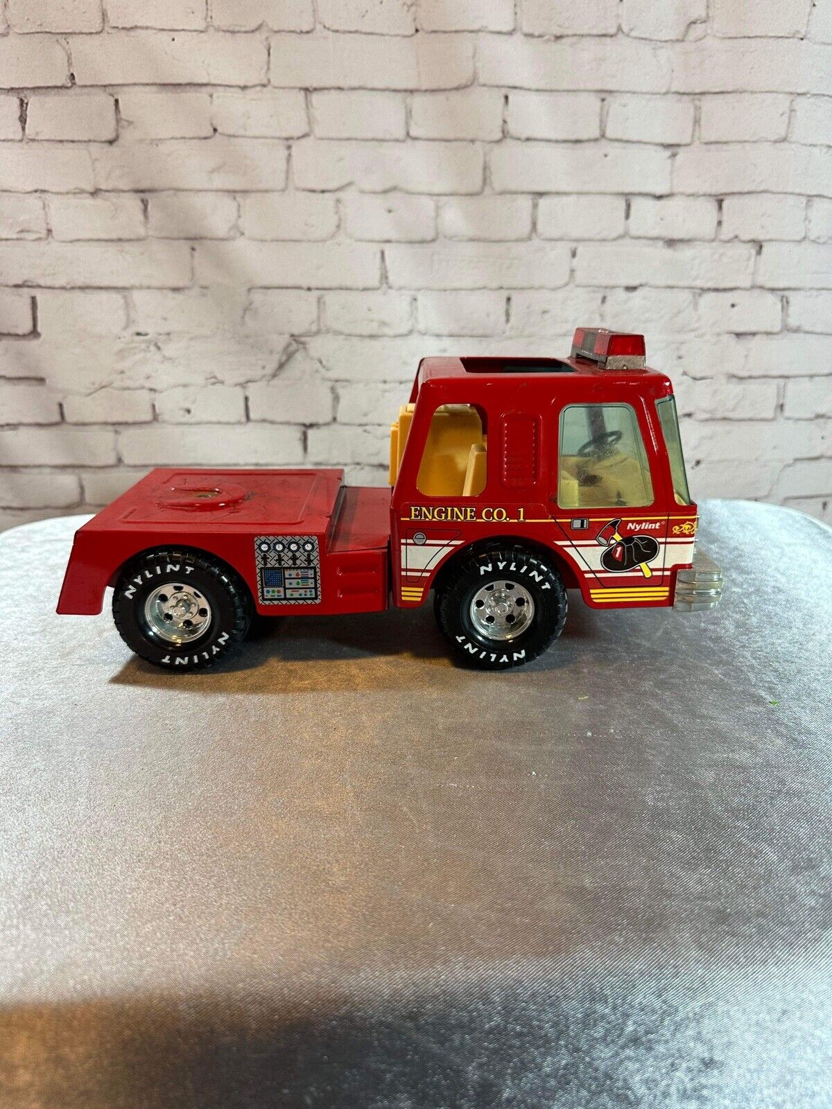 VNT Nylint Metal Muscle No. 5 Fire Engine Truck CAB ONLY. NO TRAILER 1980'S VTY