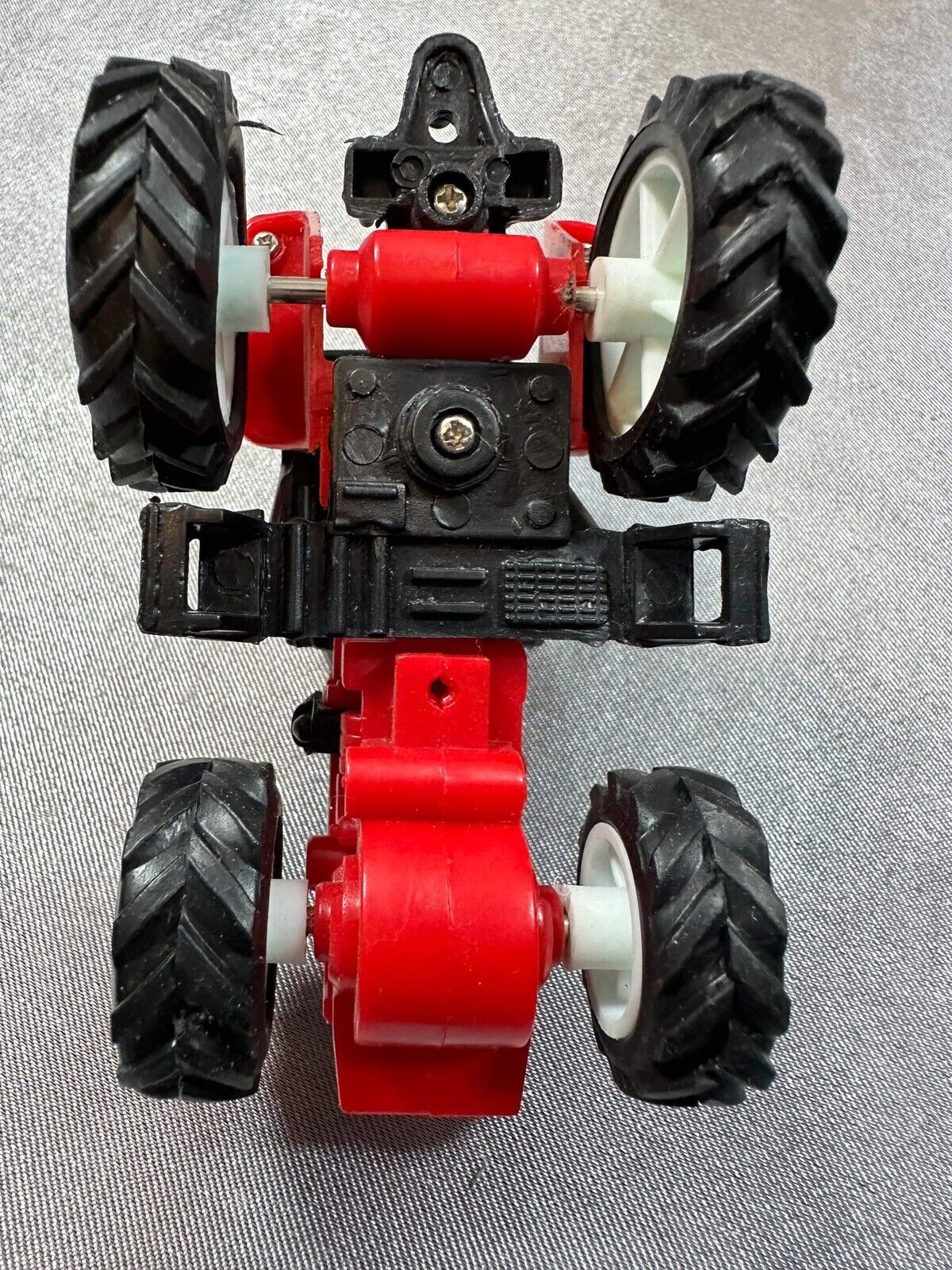 FARM TRACTOR - plastic- unbranded VTY 004