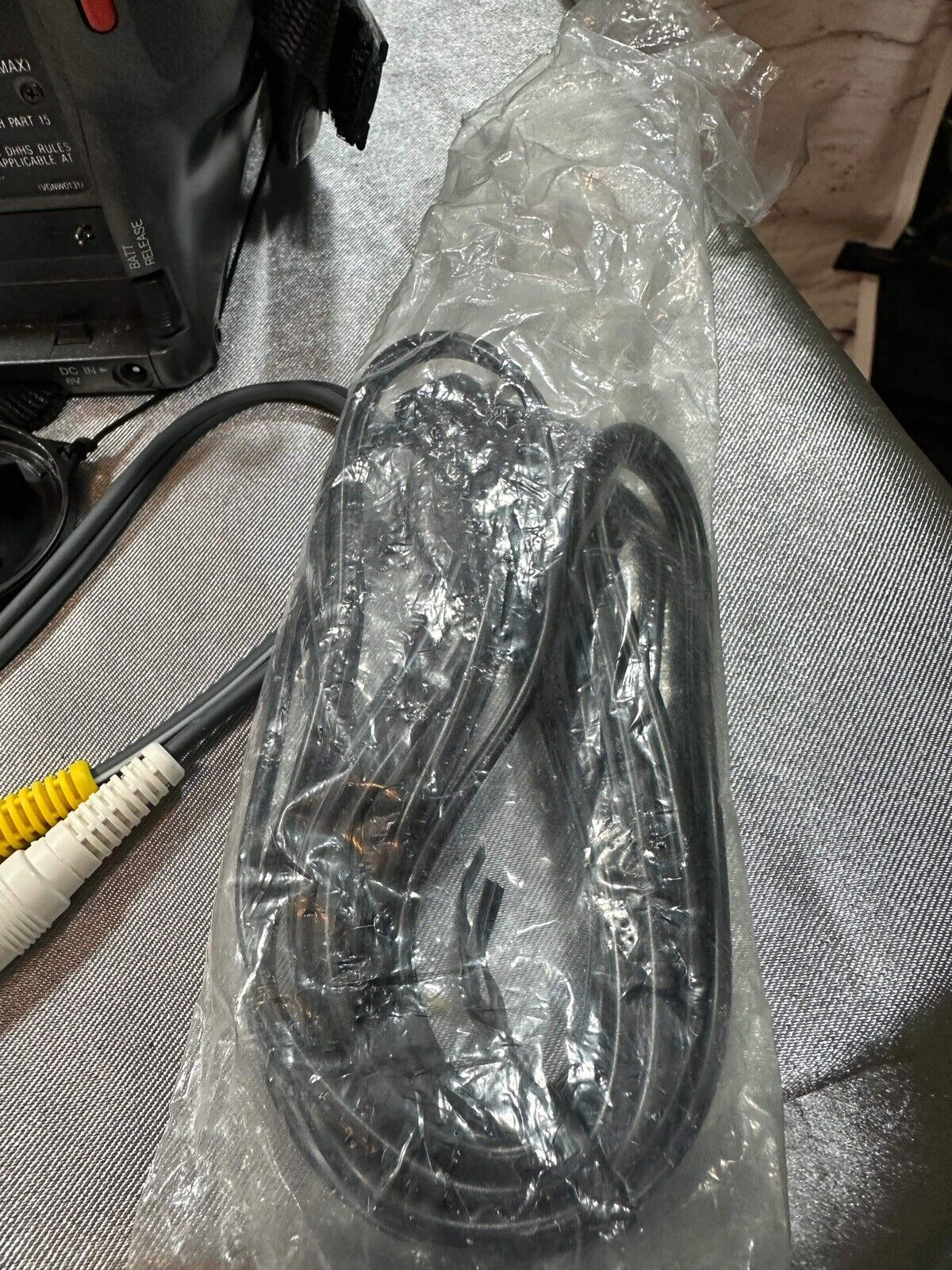 Panasonic Palmcorder PV-18 VHSC - X8 Digital Auto Focus w/ Lots of Xtras!! MISC