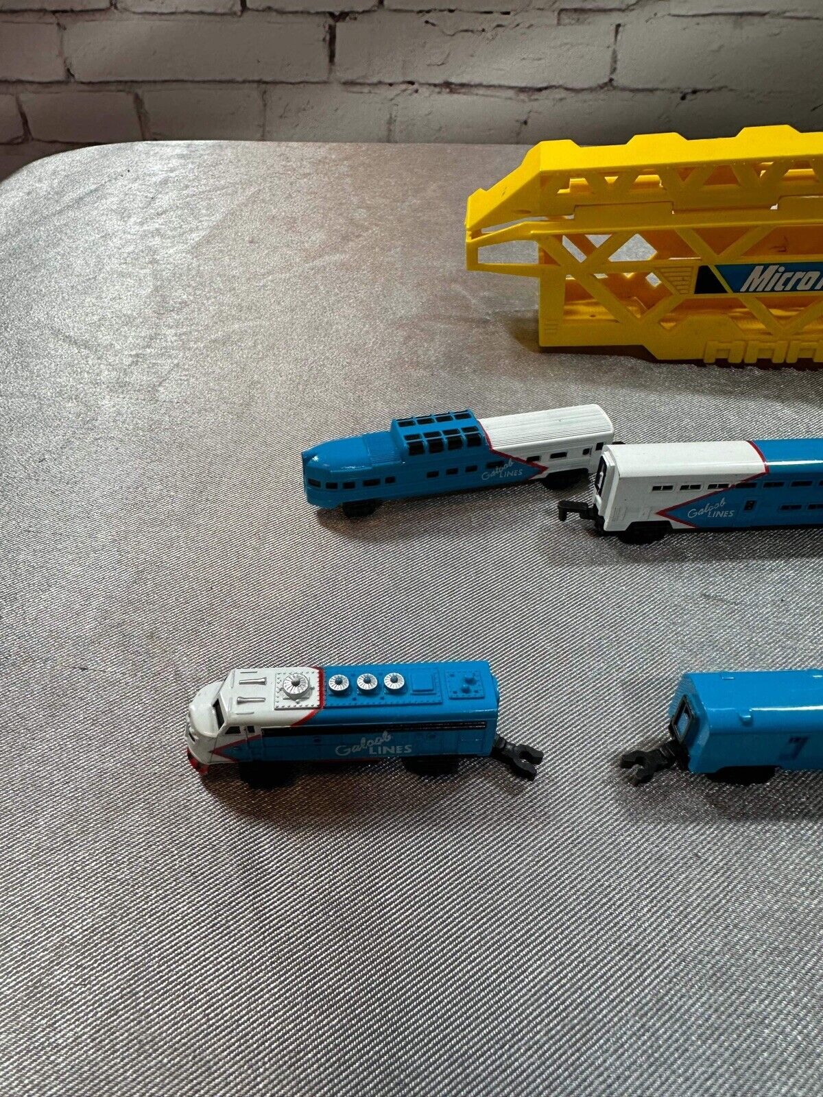 Vintage Galoob Lines train set Car Hauler & Two Cars Micro Machines 1989 VTY 002