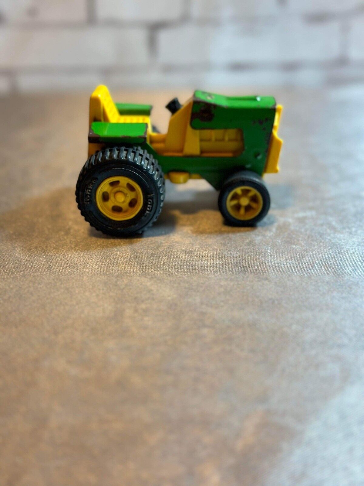 Vintage TONKA FARM TRACTOR (811002) Green Yellow Metal Toy 4 1/4" VTY