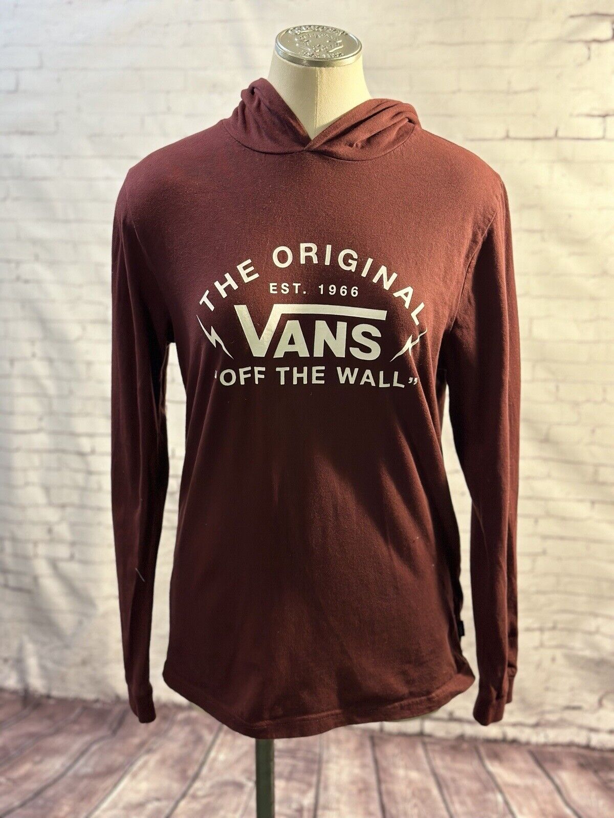 Vans long sleeve hooded tshirt, boys/youth XL, burgandy WCLTH